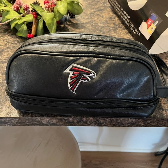 Men’s Atlanta Falcons grooming kit - Picture 1 of 2